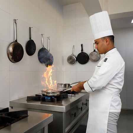 Le Glamour Resort & Wellness Spa Покхара Экстерьер фото